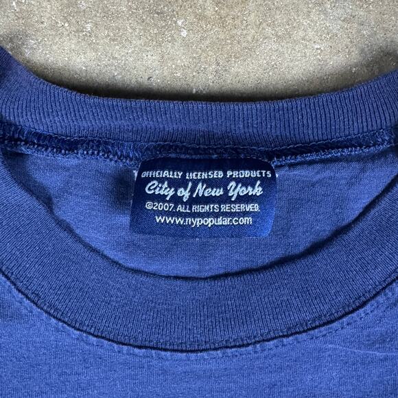 NYPD T-Shirt Y2K Men’s Large Navy Blue Cracked Print Police Dept Tee - Picture 7 of 11